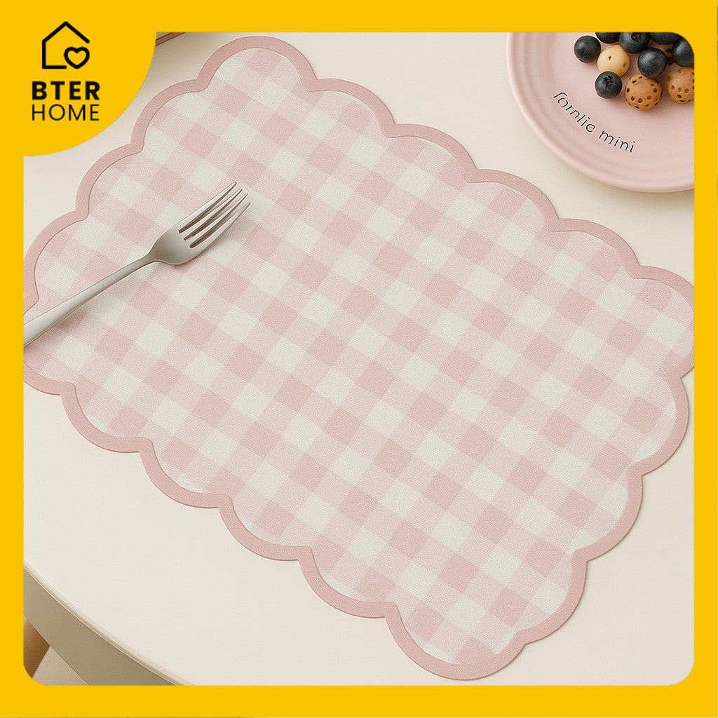 Bter Home Tatakan Piring Placemat Gingham Kotak Cerah Scallop Anti Slip Tahan Panas PVC Premium Mudah Dibersihkan