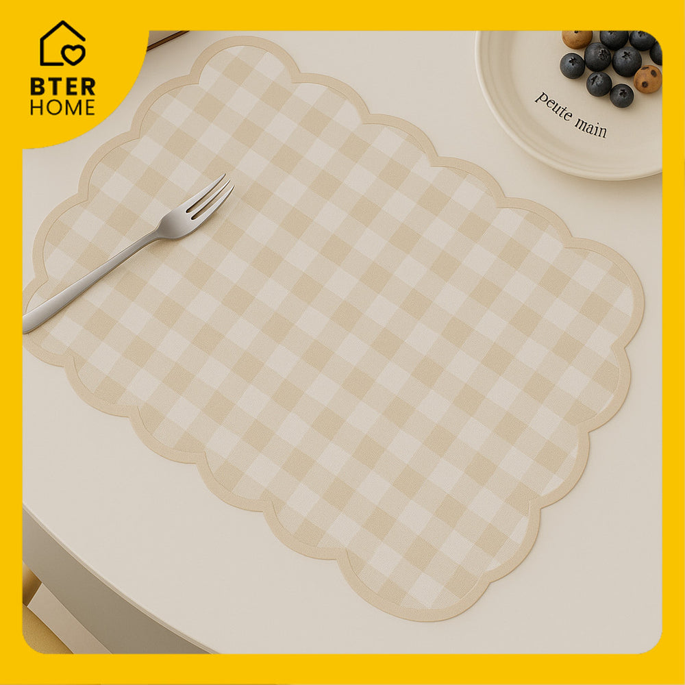 Bter Home Tatakan Piring Placemat Gingham Kotak Cerah Scallop Anti Slip Tahan Panas PVC Premium Mudah Dibersihkan