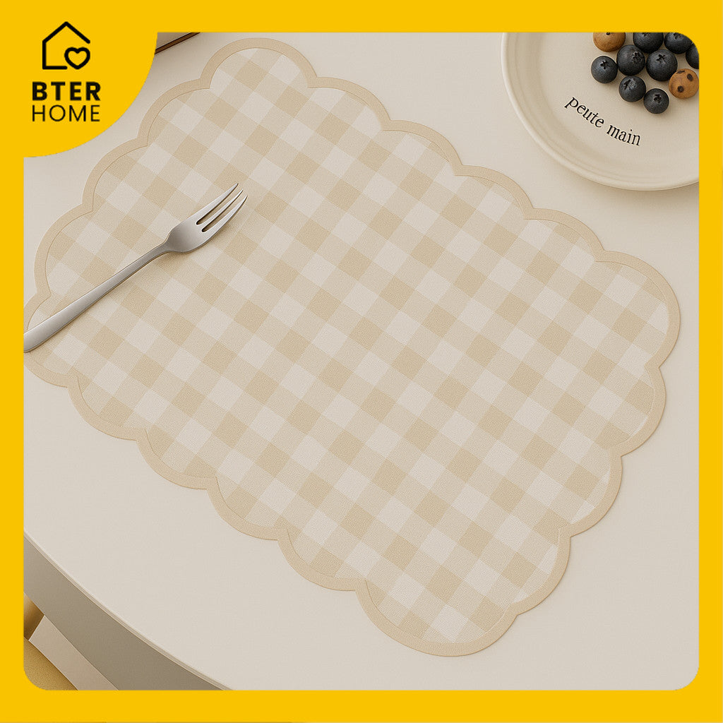 Bter Home Tatakan Piring Placemat Gingham Kotak Cerah Scallop Anti Slip Tahan Panas PVC Premium Mudah Dibersihkan
