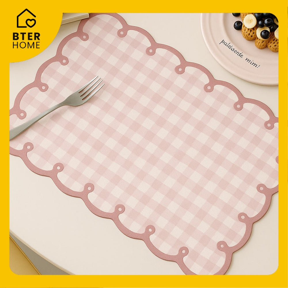 Bter Home Tatakan Piring Placemat Gingham Kotak Pastel Anti Slip Tahan Panas PVC Premium Estetik Scallop Edge