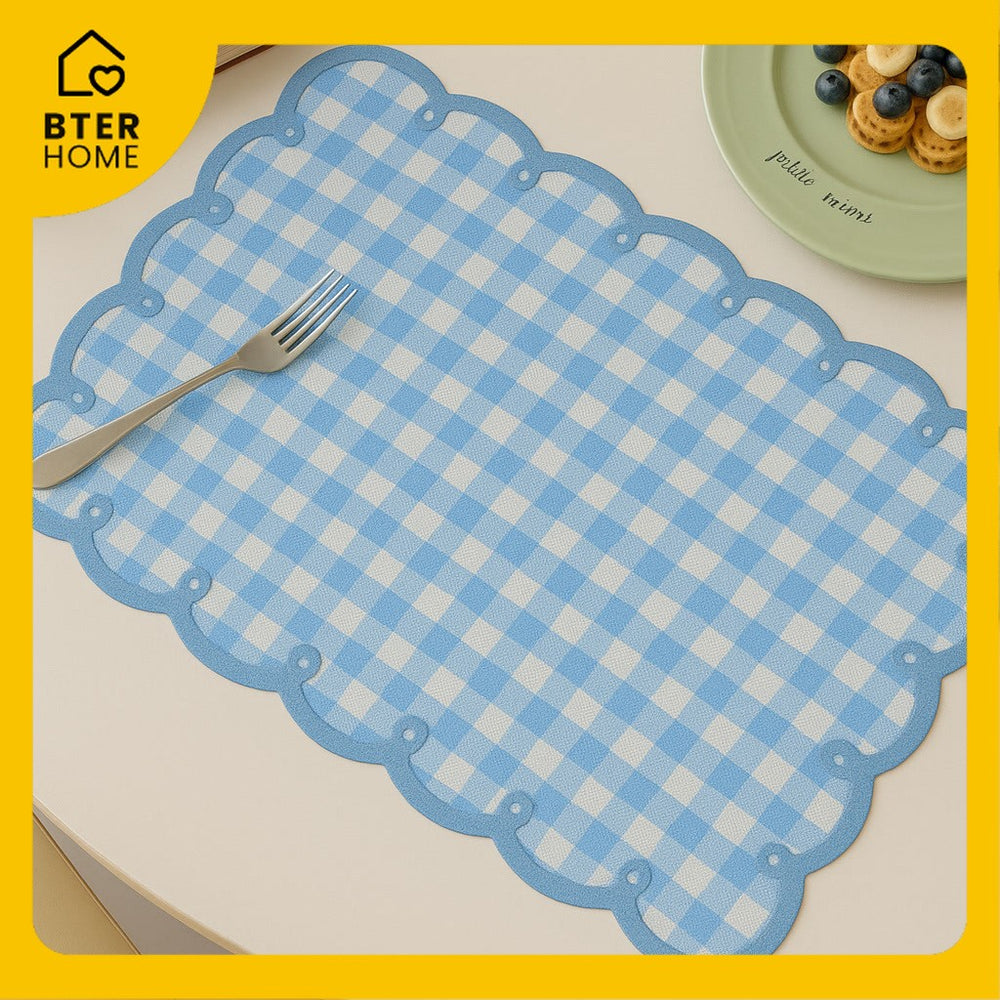 Bter Home Tatakan Piring Placemat Gingham Kotak Pastel Anti Slip Tahan Panas PVC Premium Estetik Scallop Edge
