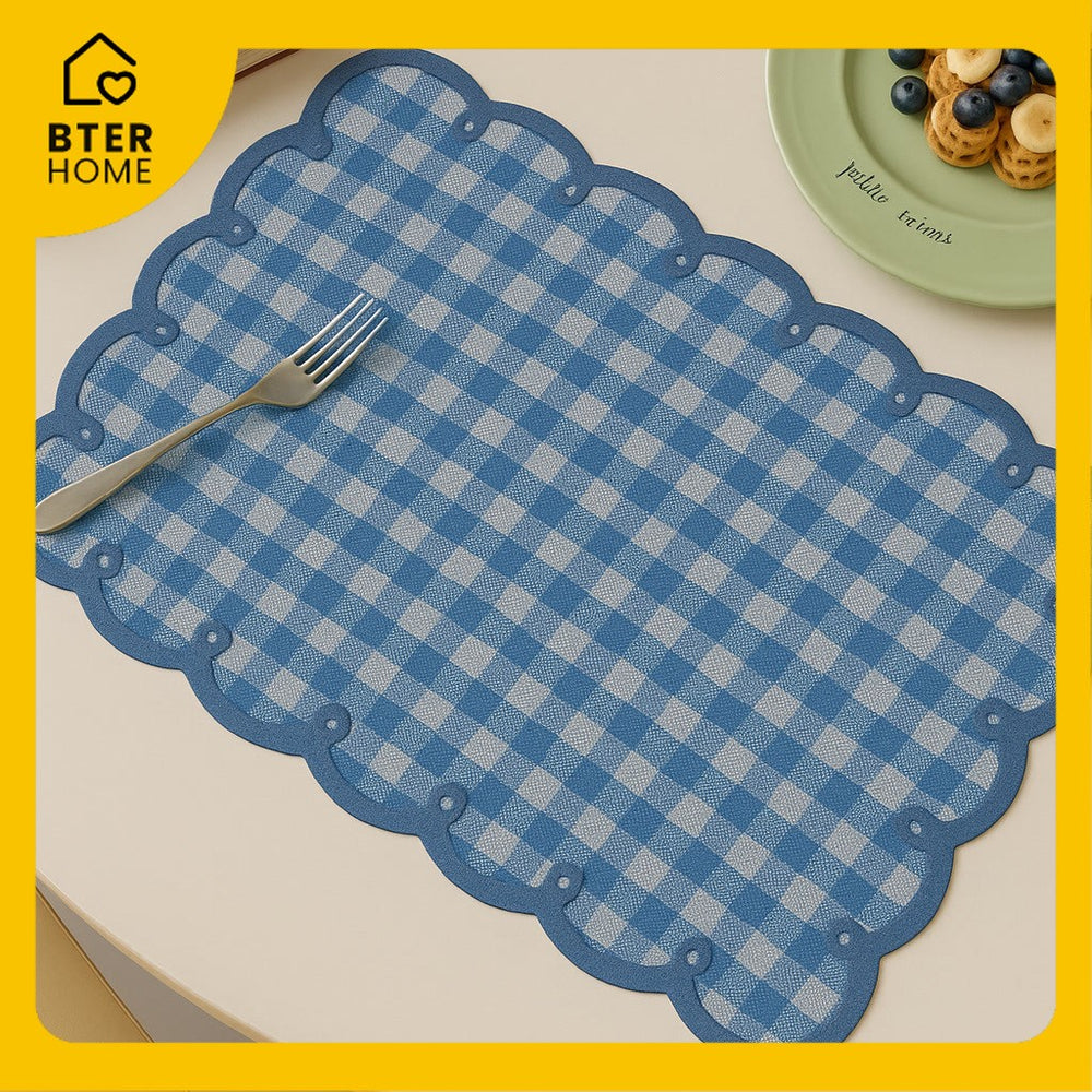 Bter Home Tatakan Piring Placemat Gingham Kotak Pastel Anti Slip Tahan Panas PVC Premium Estetik Scallop Edge
