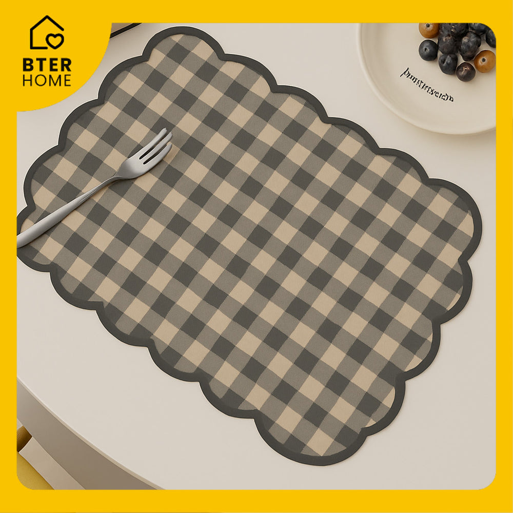 Bter Home Tatakan Piring Placemat Gingham Kotak Cerah Scallop Anti Slip Tahan Panas PVC Premium Mudah Dibersihkan