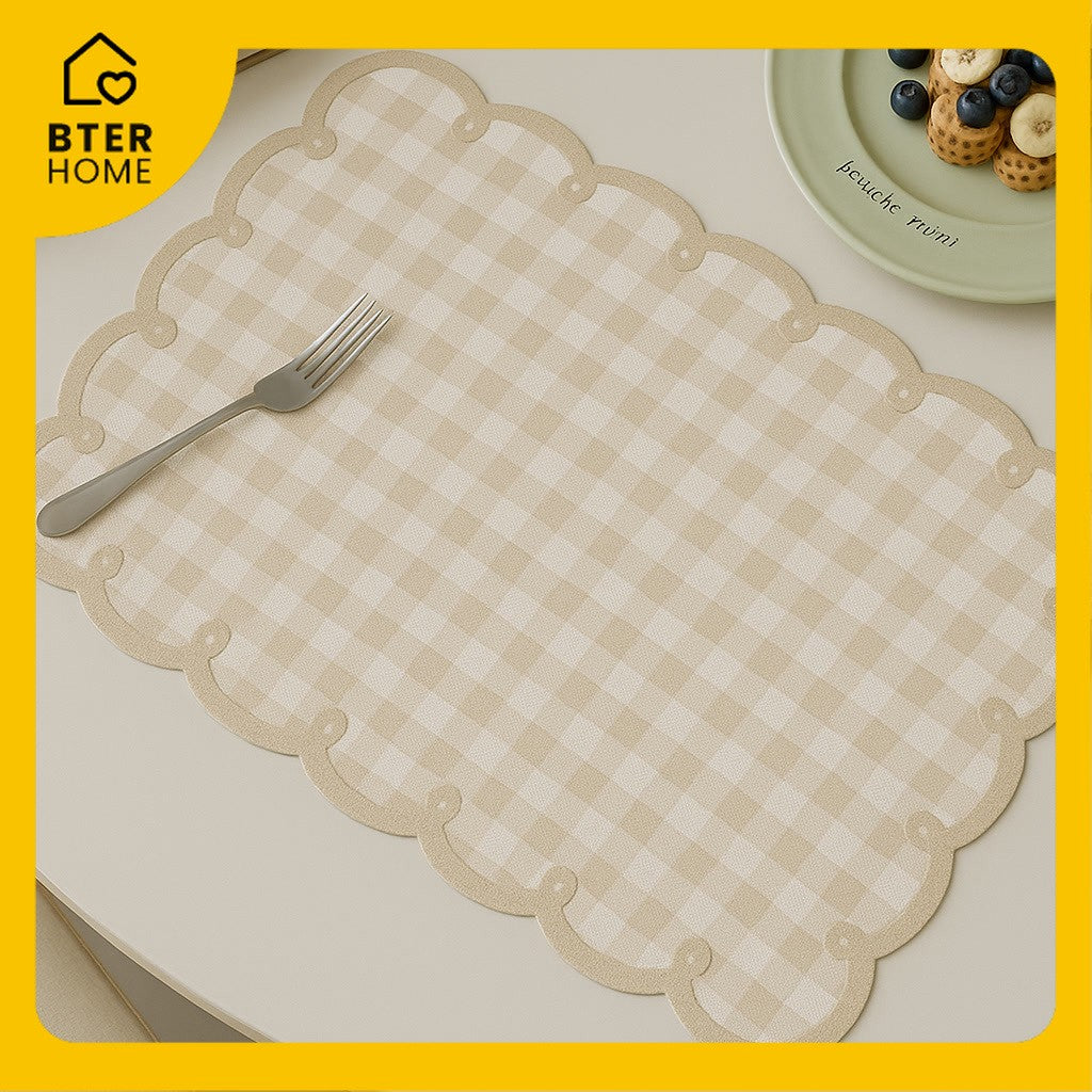Bter Home Tatakan Piring Placemat Gingham Kotak Pastel Anti Slip Tahan Panas PVC Premium Estetik Scallop Edge